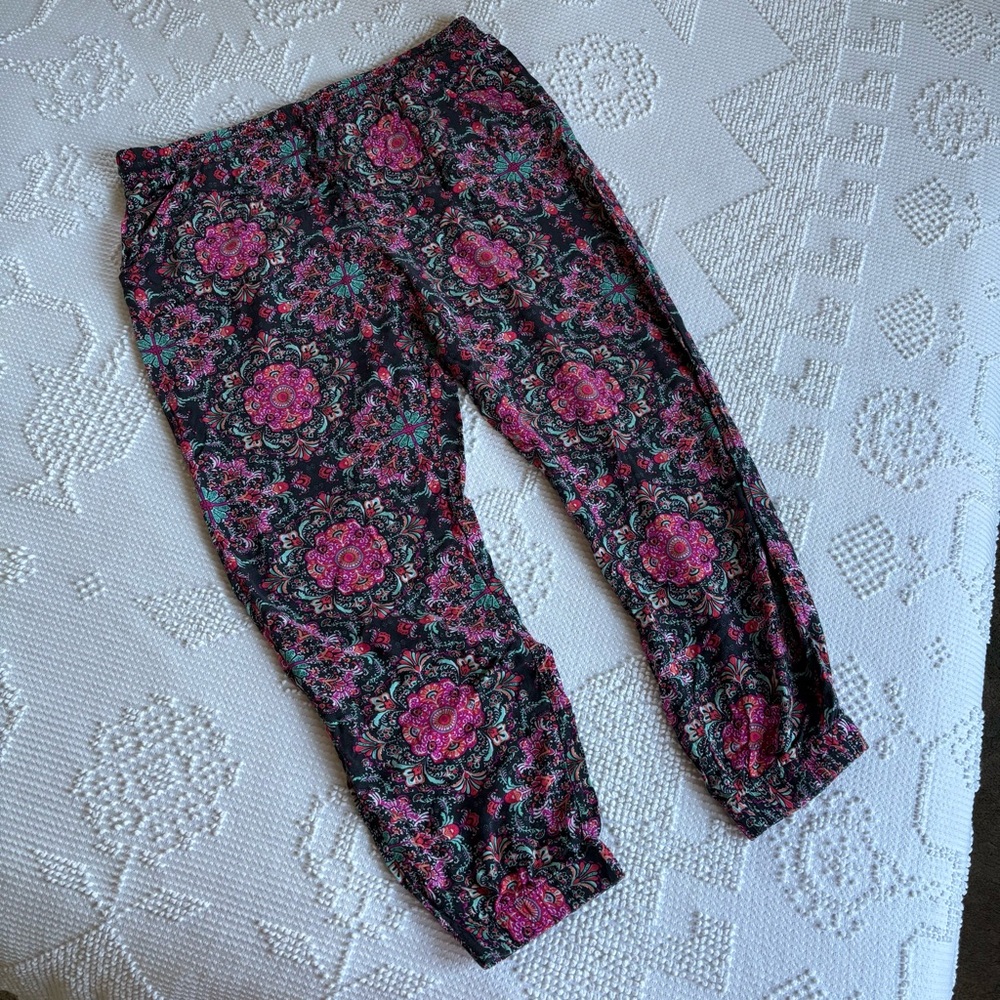 No‎ boundaries junior’s size XL 15-17 all over paisley print jogger style pants